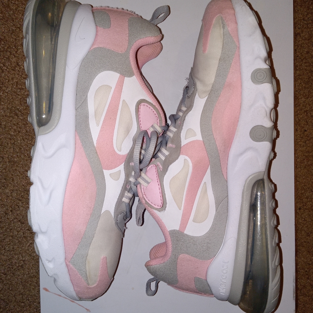 $20 kids size 7y nike airmax 270 react